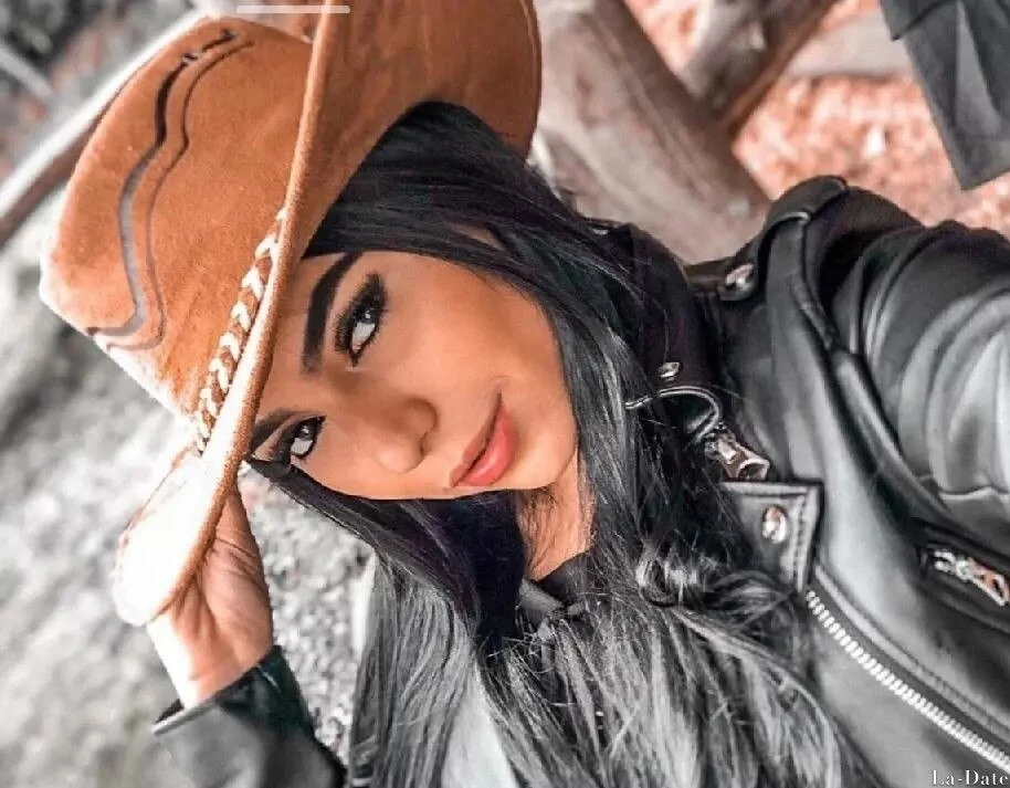 Claudia Profile image 3
