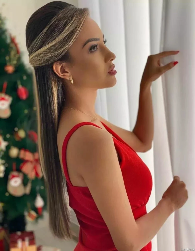 Erika, 28