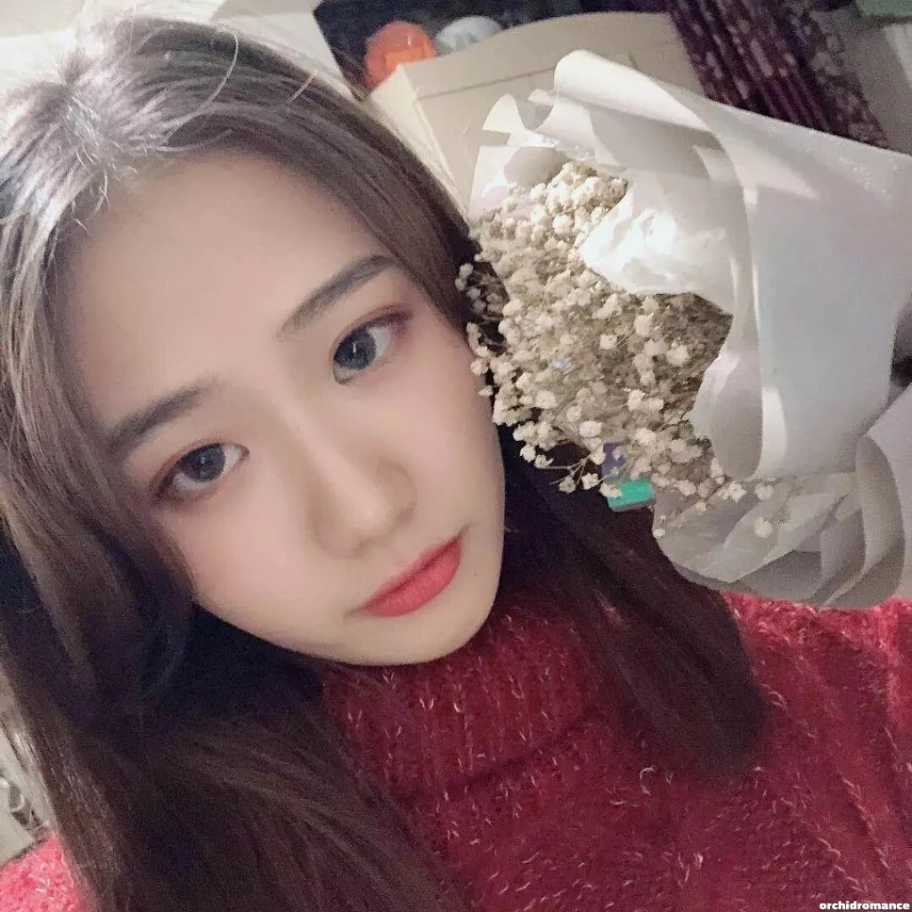 Lili Profile image 4