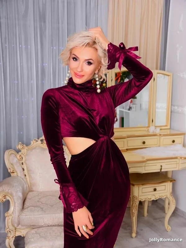 Ksenia Profile image 1