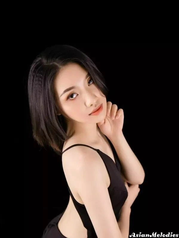 Ying Zhu Profile image 4