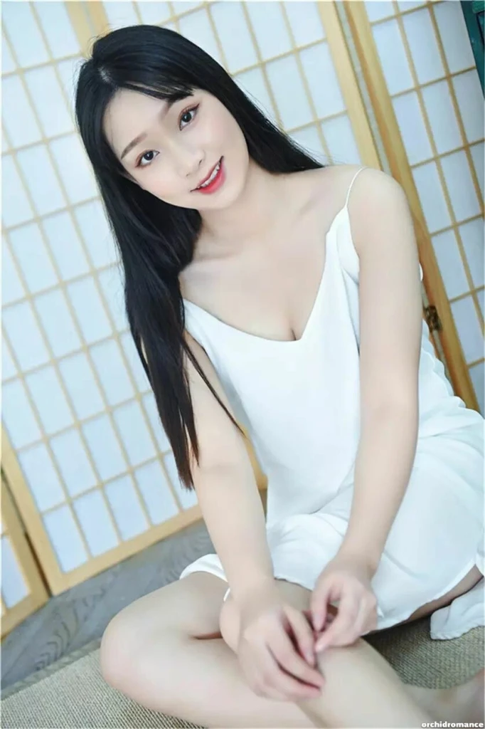 Elaine Profile image 2