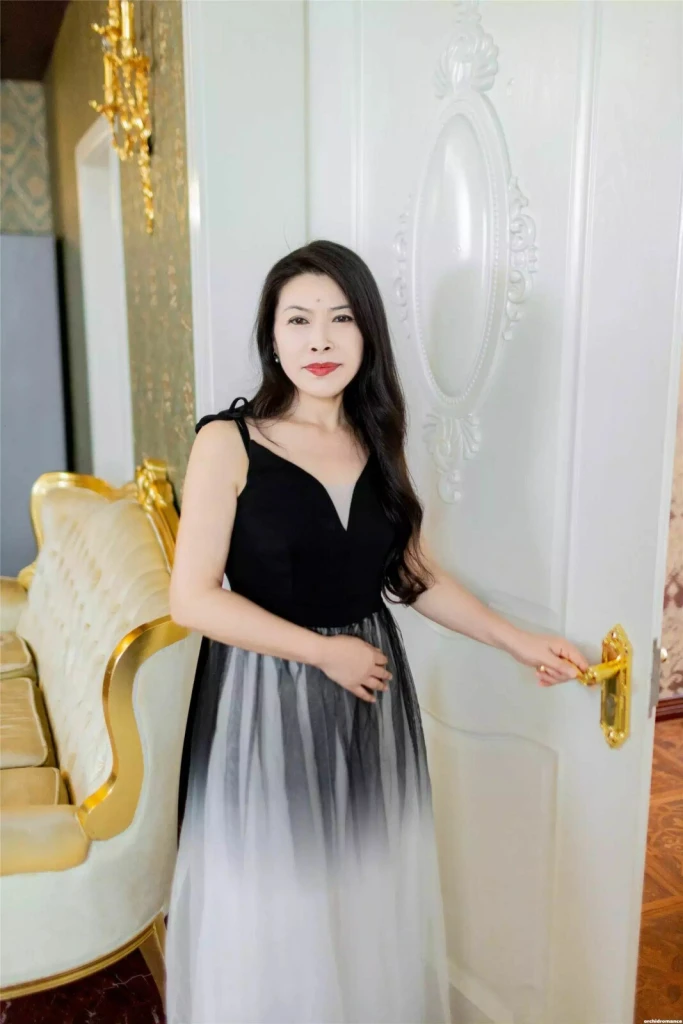 Yin Ting Profile image 1