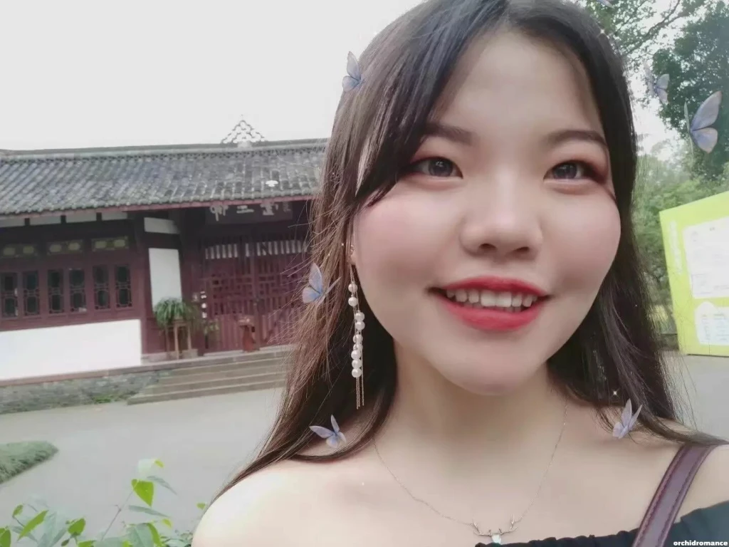 Yuqin Profile image 4