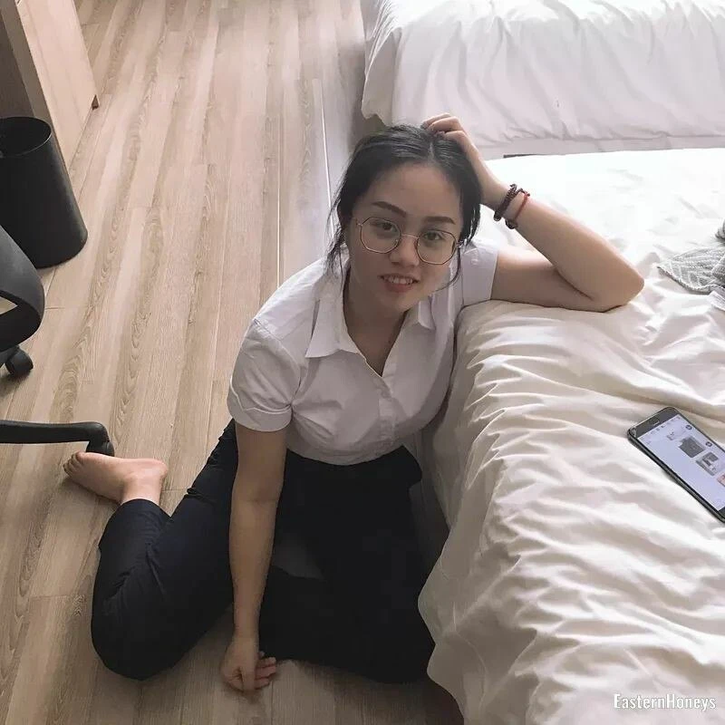 Yingrong, 26